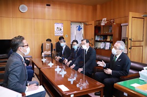 知事1