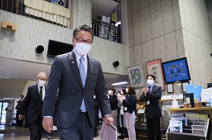 知事3