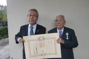 市長と久保田さんのツーショット写真